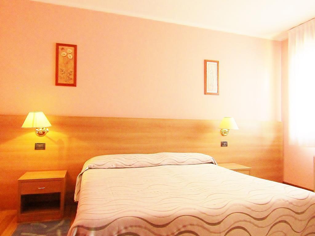 Hotel Ristorante Al Bassanello 바사노델그라파 외부 사진
